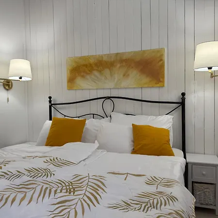 Haus Sonnenklang Sajkod 度假居 蒂豪尼